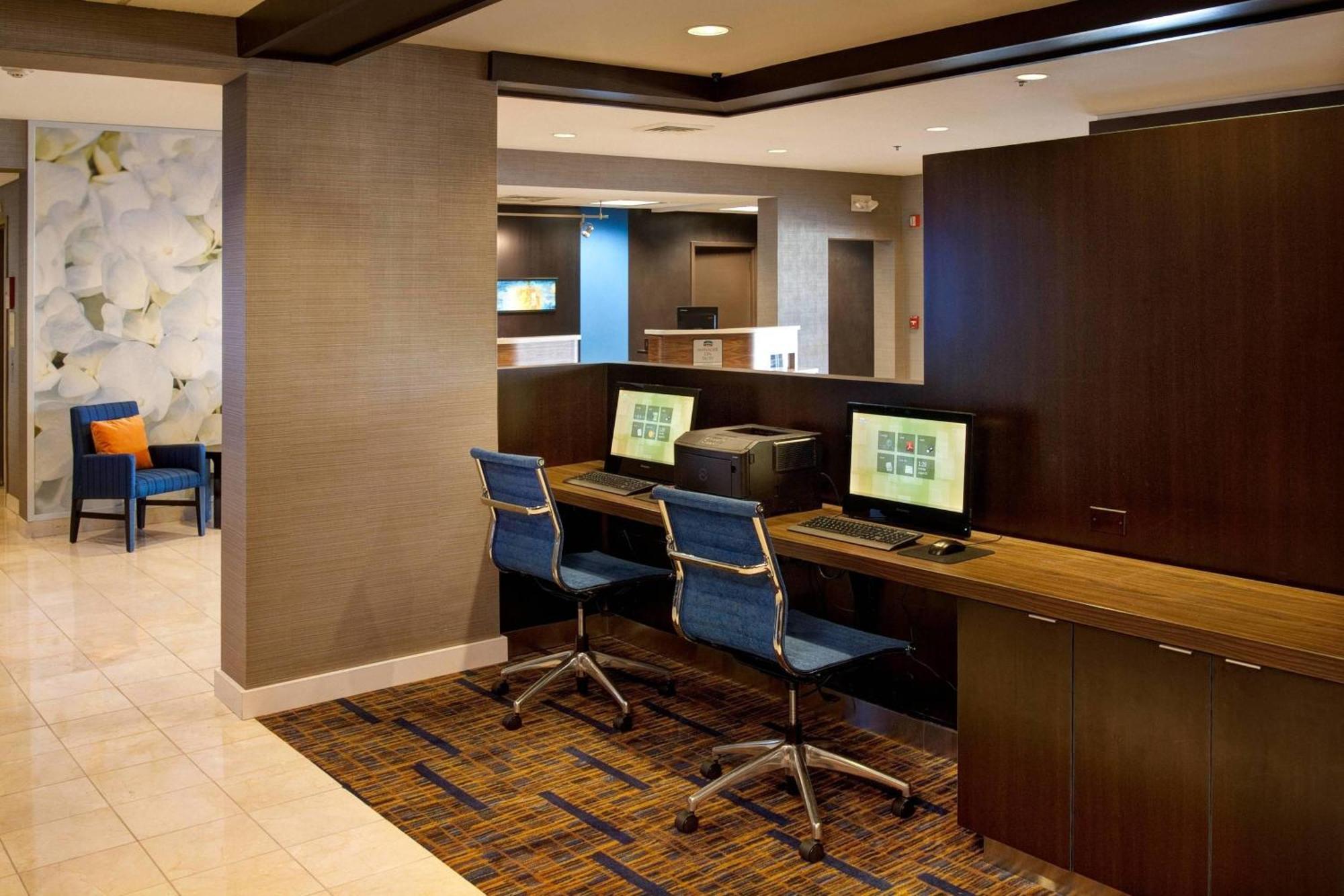 Courtyard By Marriott Kokomo Εξωτερικό φωτογραφία